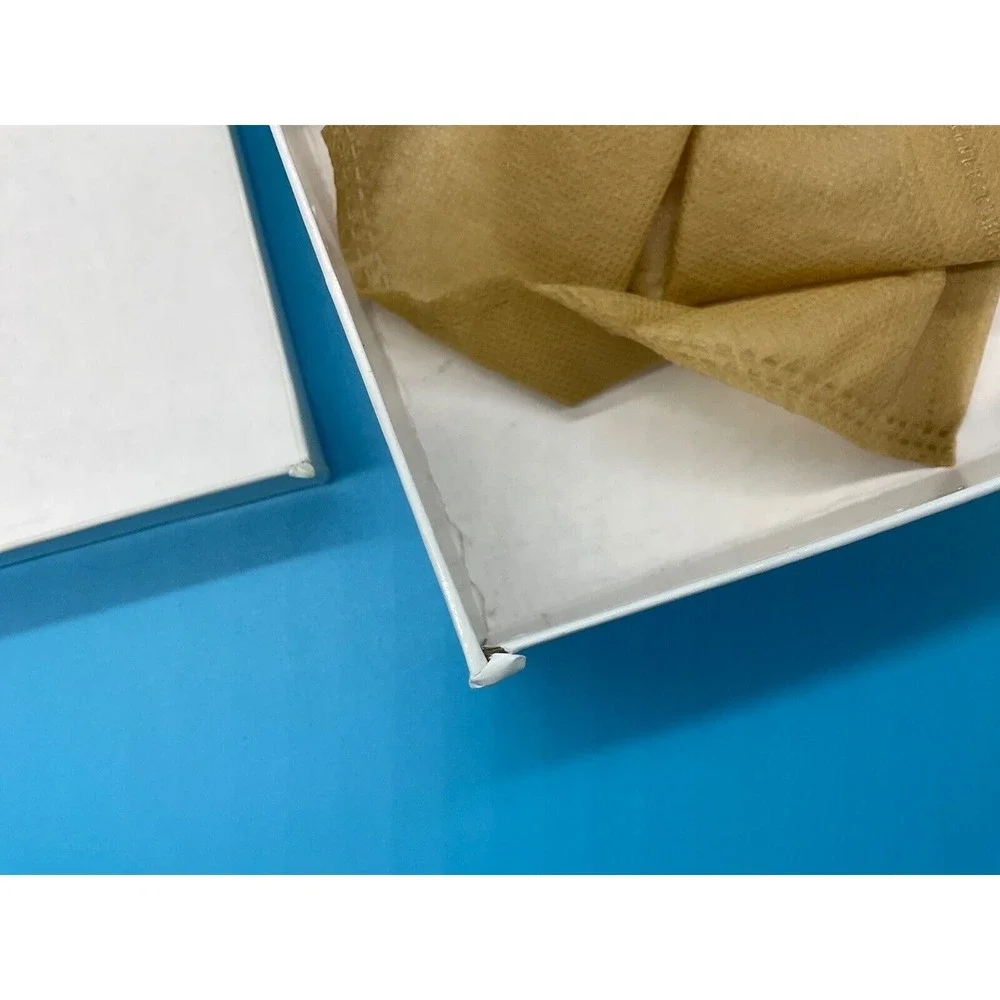 D&G White Gift Box 5x5x2 with Dust Cover Authentic SEE IMAGES BOX ONLY Luxury